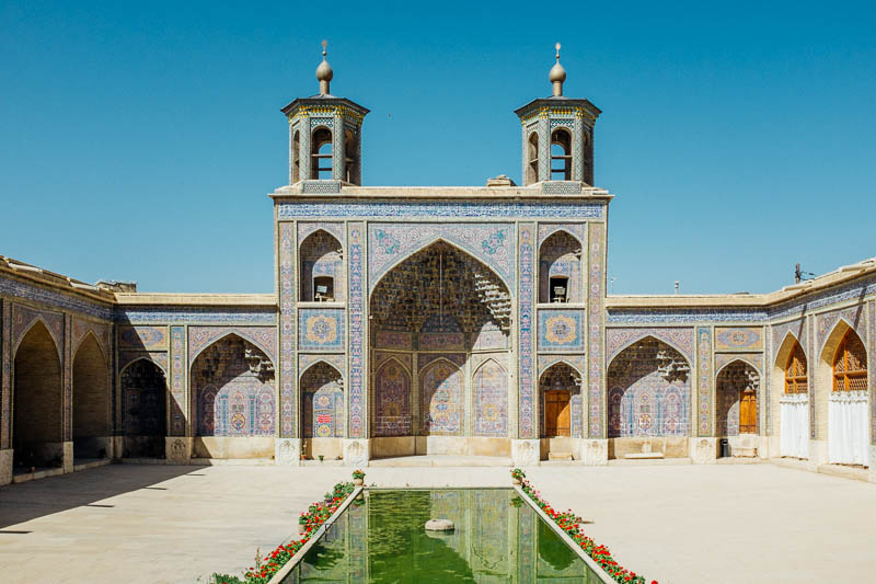 مسجد نصیرالملک شیراز معروف به مسجد صورتی ایران
