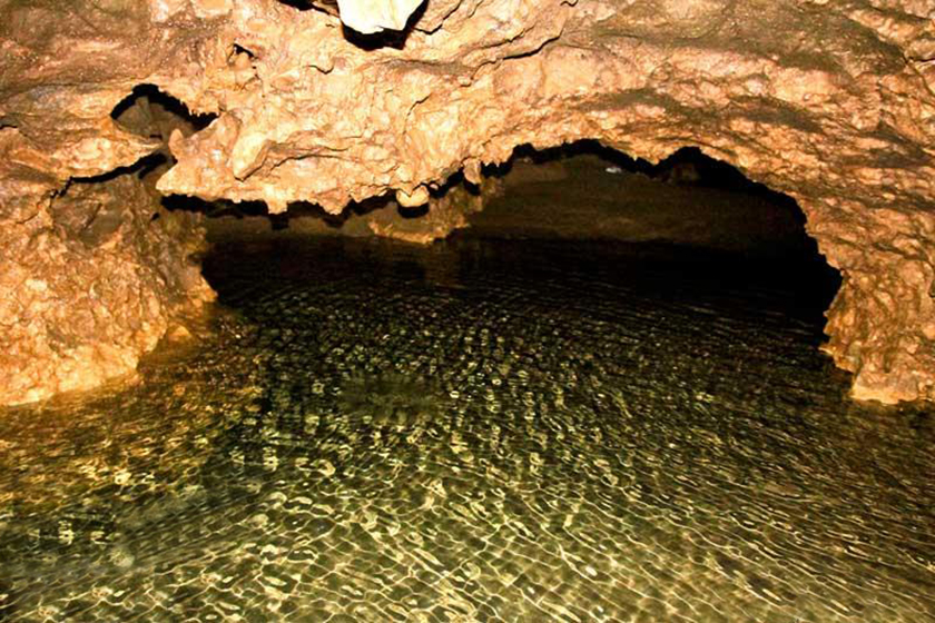 غار آبی دانیال مازندران