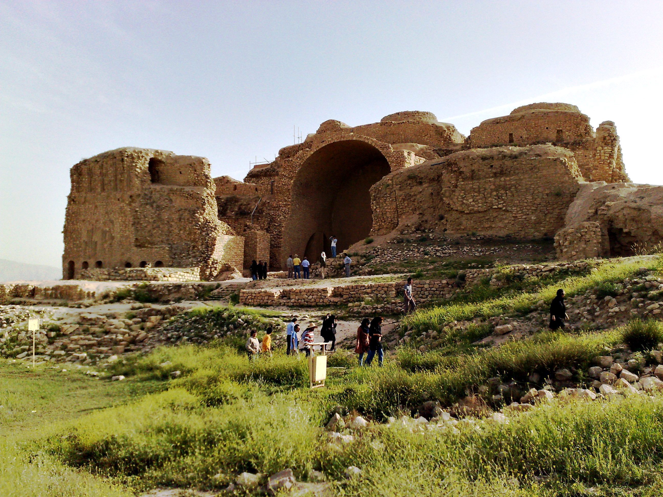 کاخ اردشیر بابکان