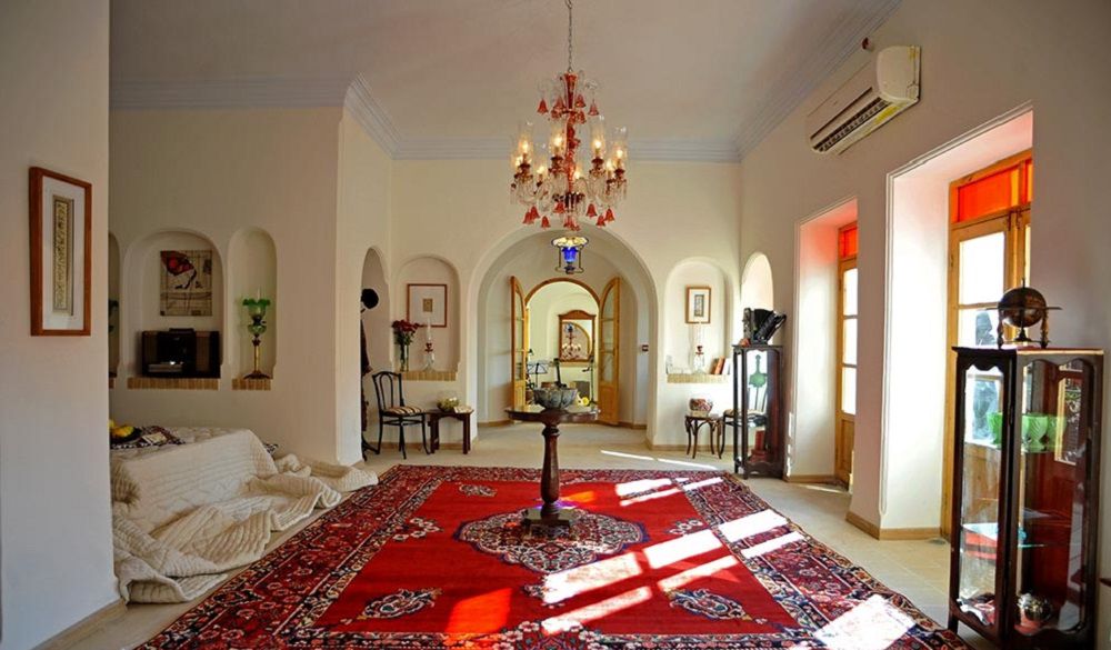 عمارت تاریخی دبیرالملک