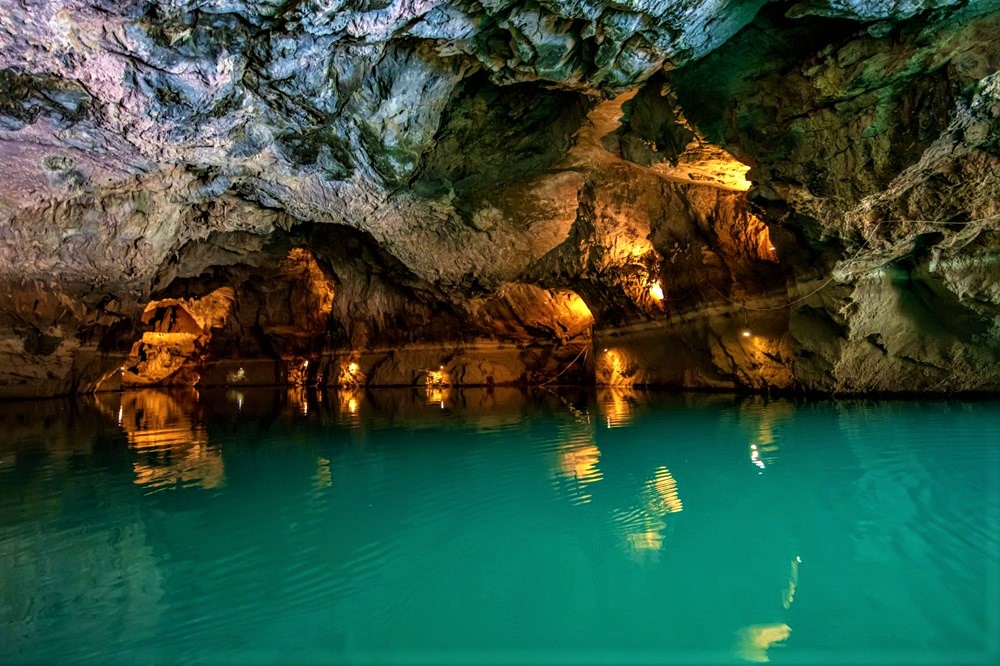 غار آلتین بشیک آنتالیا