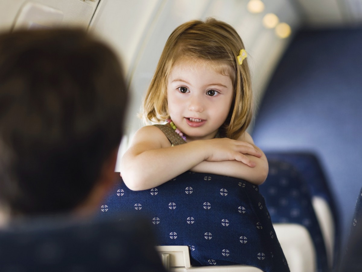 سوارشدن کودکان به هواپیما