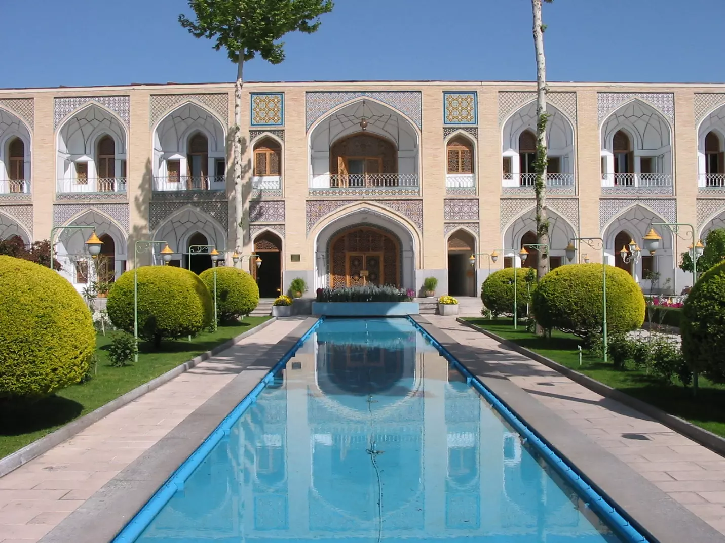 مجموعه استخر و سونای هتل عباسی اصفهان