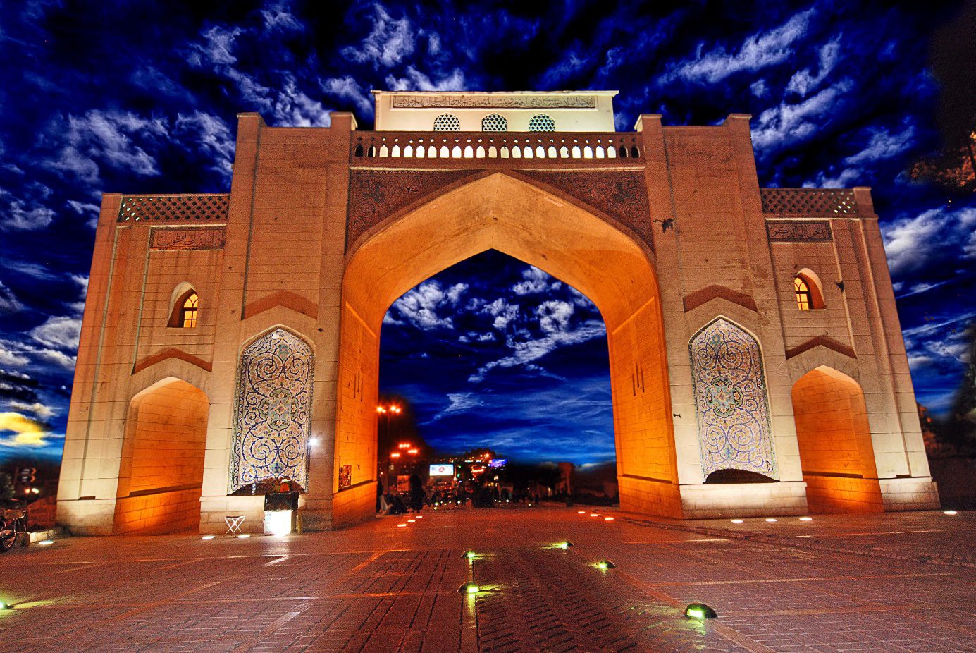 حافظیه و آرامگاه سعدی